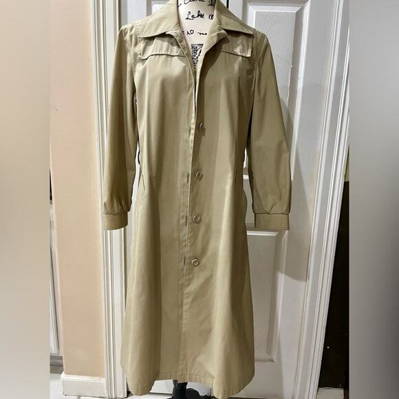 London Fog Trench Coat VTG Sz 10P Tan made in Baltimore Versatile Sophisticated - Picture 9 of 10